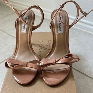 Steve Madden Women's Tan Heels with Bow Detail